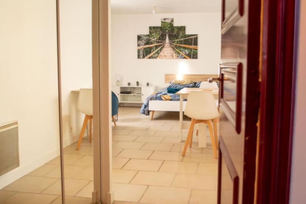 Studio Cosy Tv Wifi Confortable Et Chaleureux Gaillon ภายนอก รูปภาพ